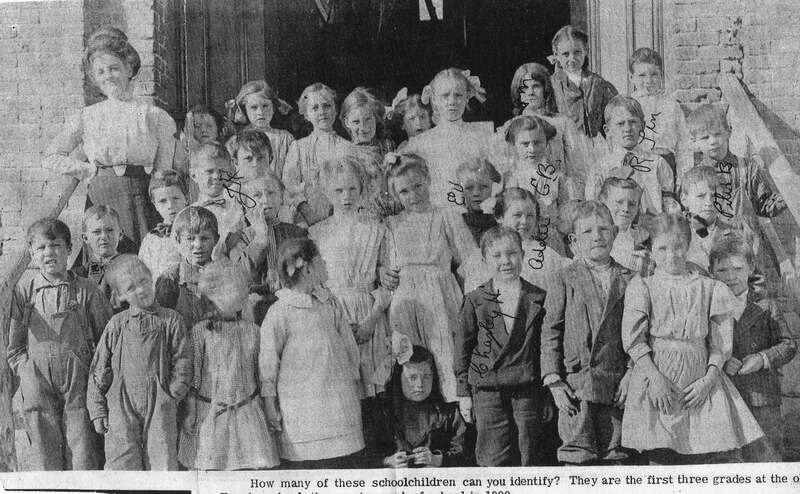 First three grades at the old Eureka School on the opening week in 1909